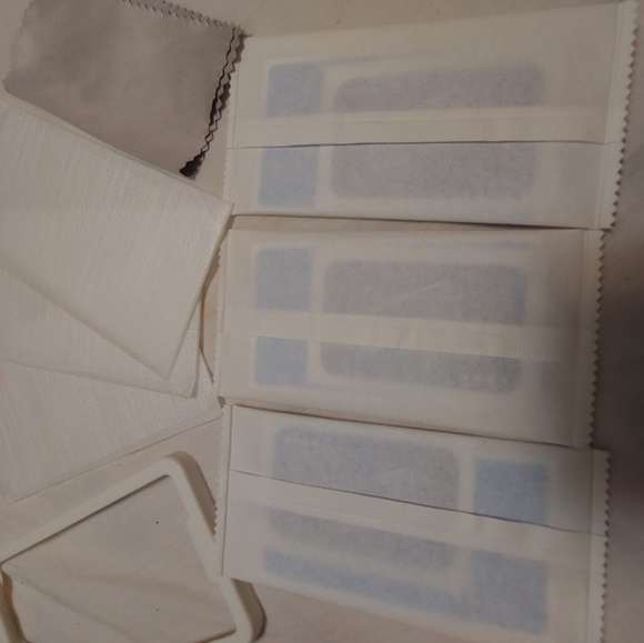 Brand new IPhone XR 3pack screen protectors - Picture 2 of 8